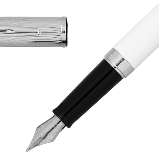 WATERMAN Metropolitan DX white fountain pen with medium nib and silver clip, closed view