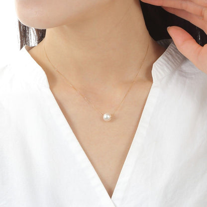 Akoya single pearl pendant necklace with 8.5mm pearl on 40cm yellow gold chain