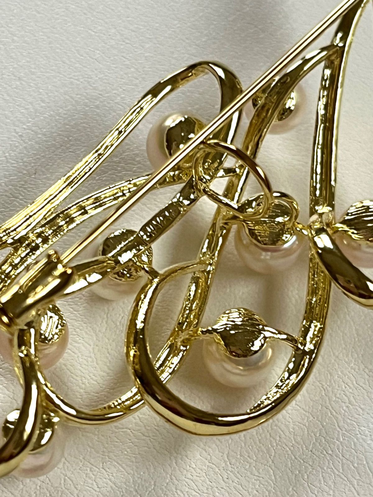 Akoya pearl brooch with attached loop on silver S925 omega necklace choker made in Japan
