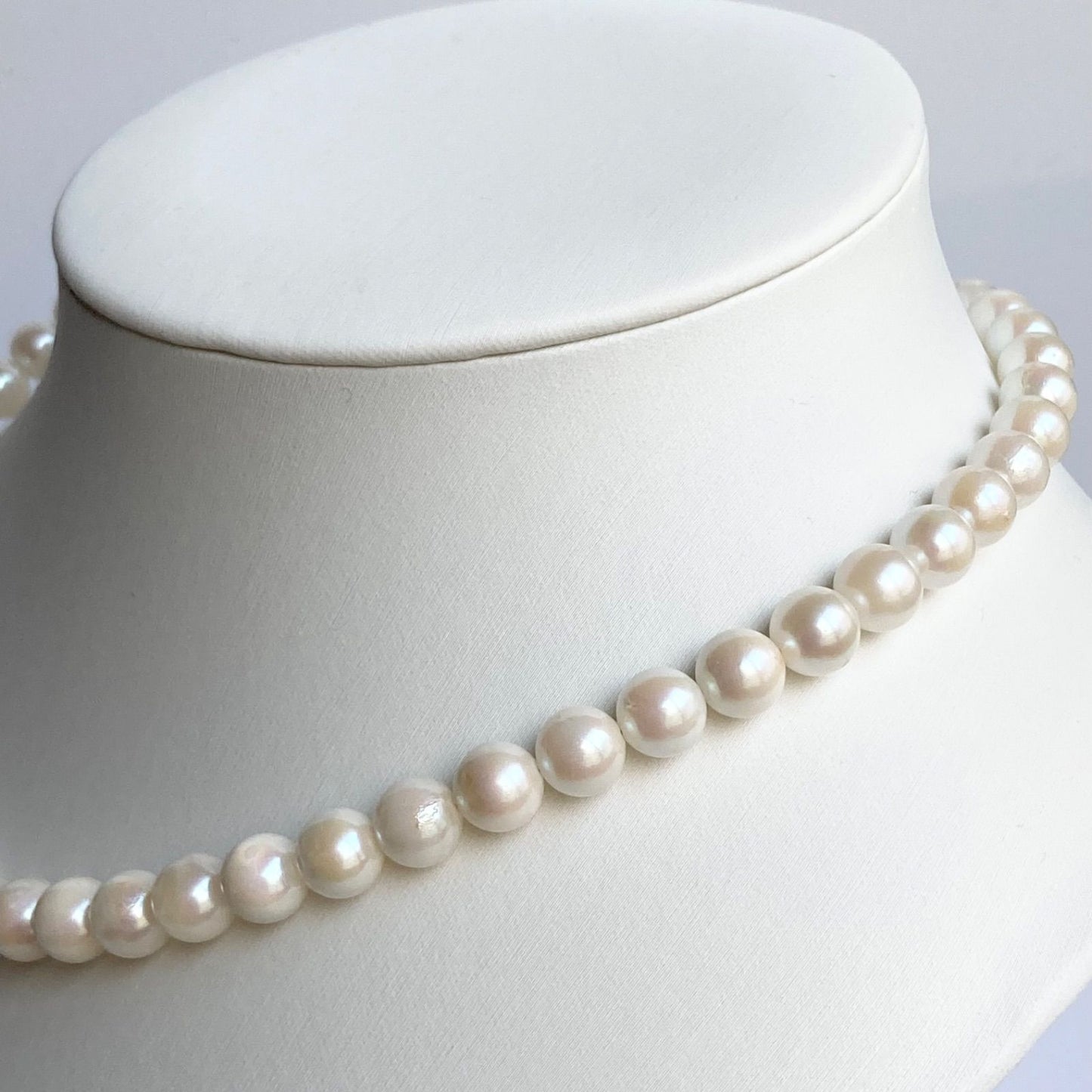 Akoya Pearl Necklace with white round pearls 7.0-7.5mm and silver clasp, 43cm length