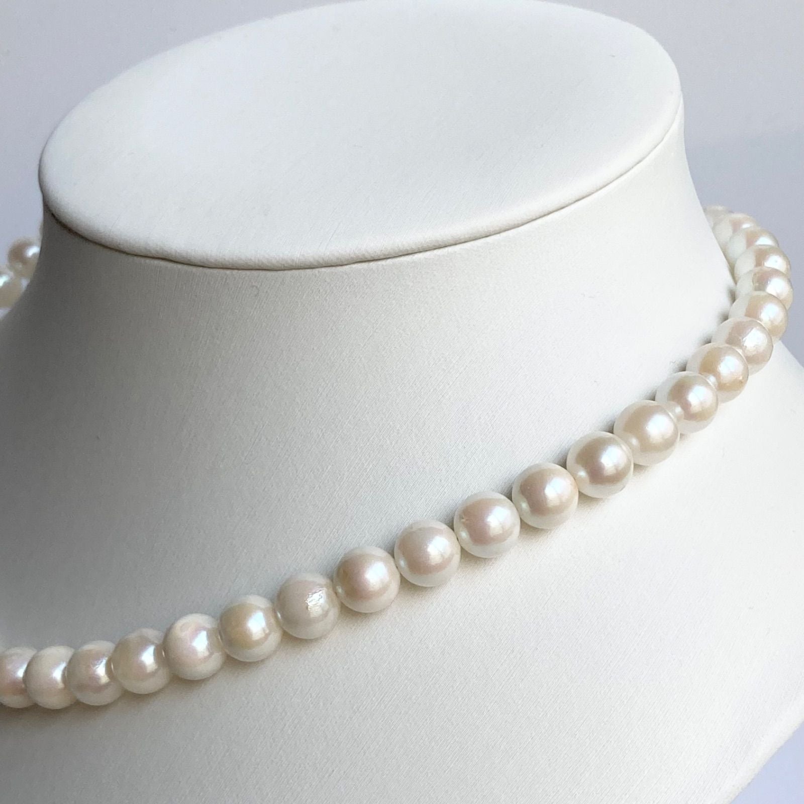 Akoya Pearl Necklace with white round pearls 7.0-7.5mm and silver clasp, 43cm length