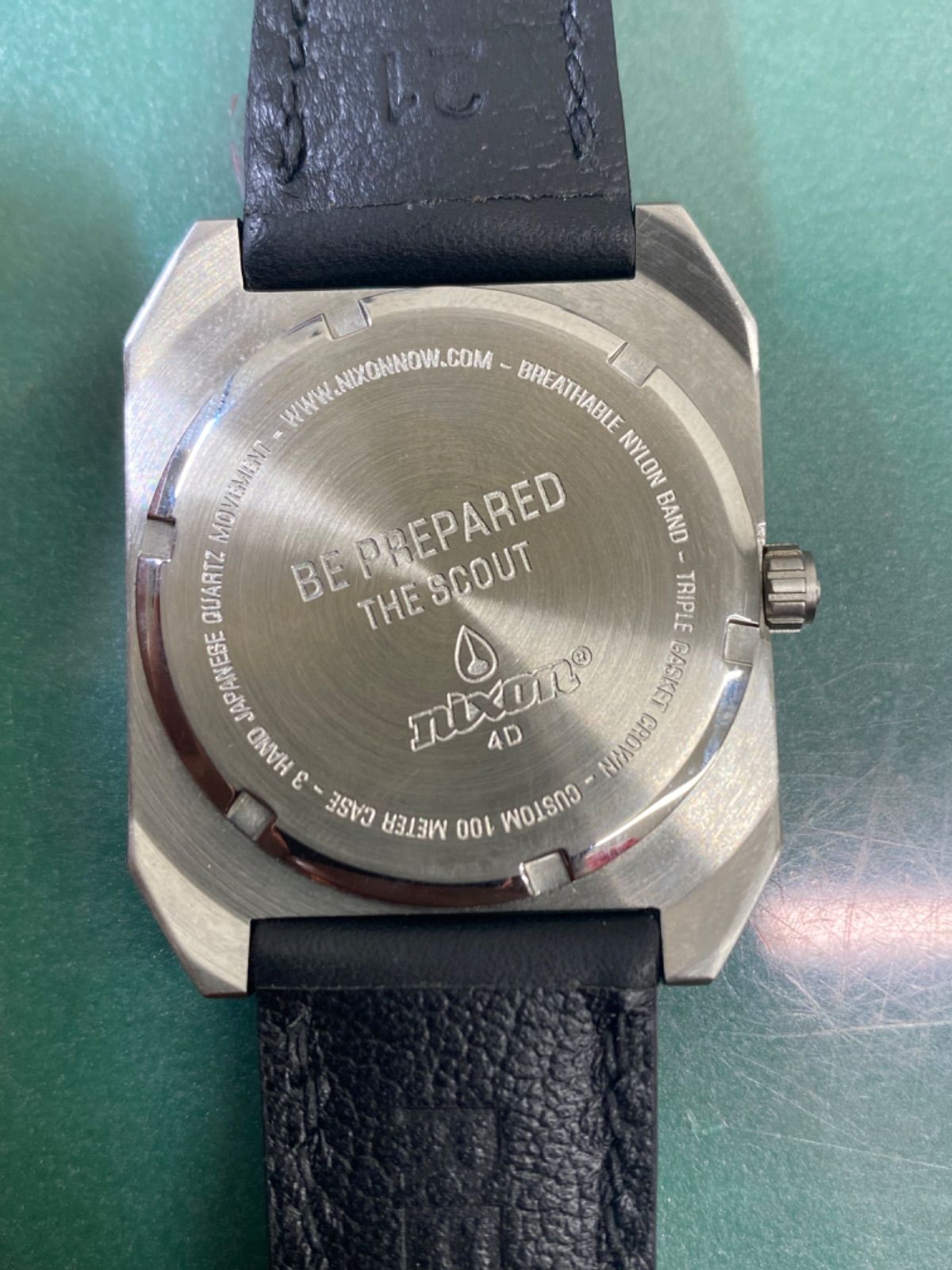 NIXON R6-3139 Quartz Men's Watch — Japanese