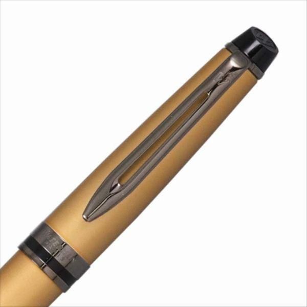 Waterman Expert Gold RT 2119291 fountain pen shown with gold accents and black body