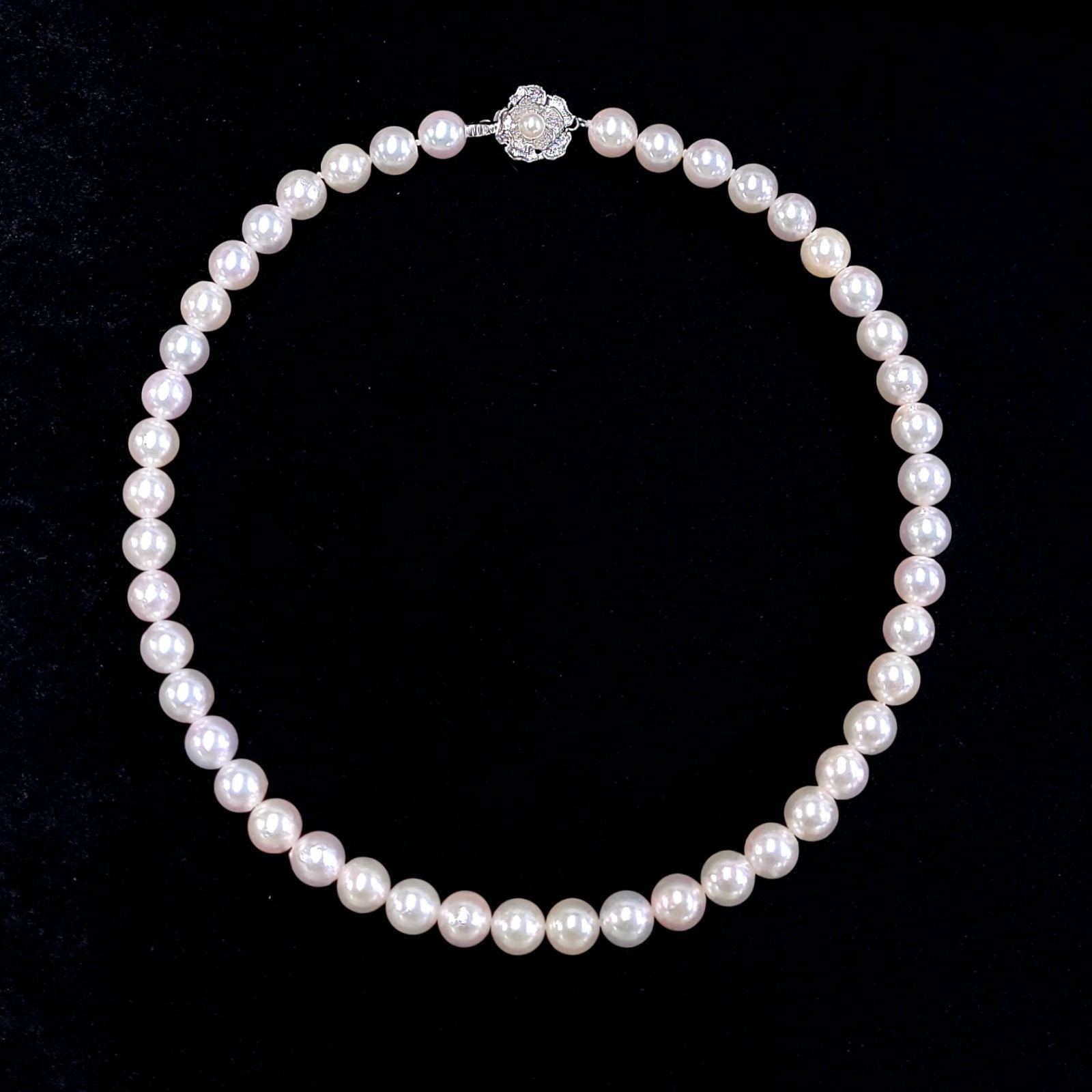 Akoya pearl necklace with 8.5-9.0mm pearls and SV925 clasp on 42cm strand with certification