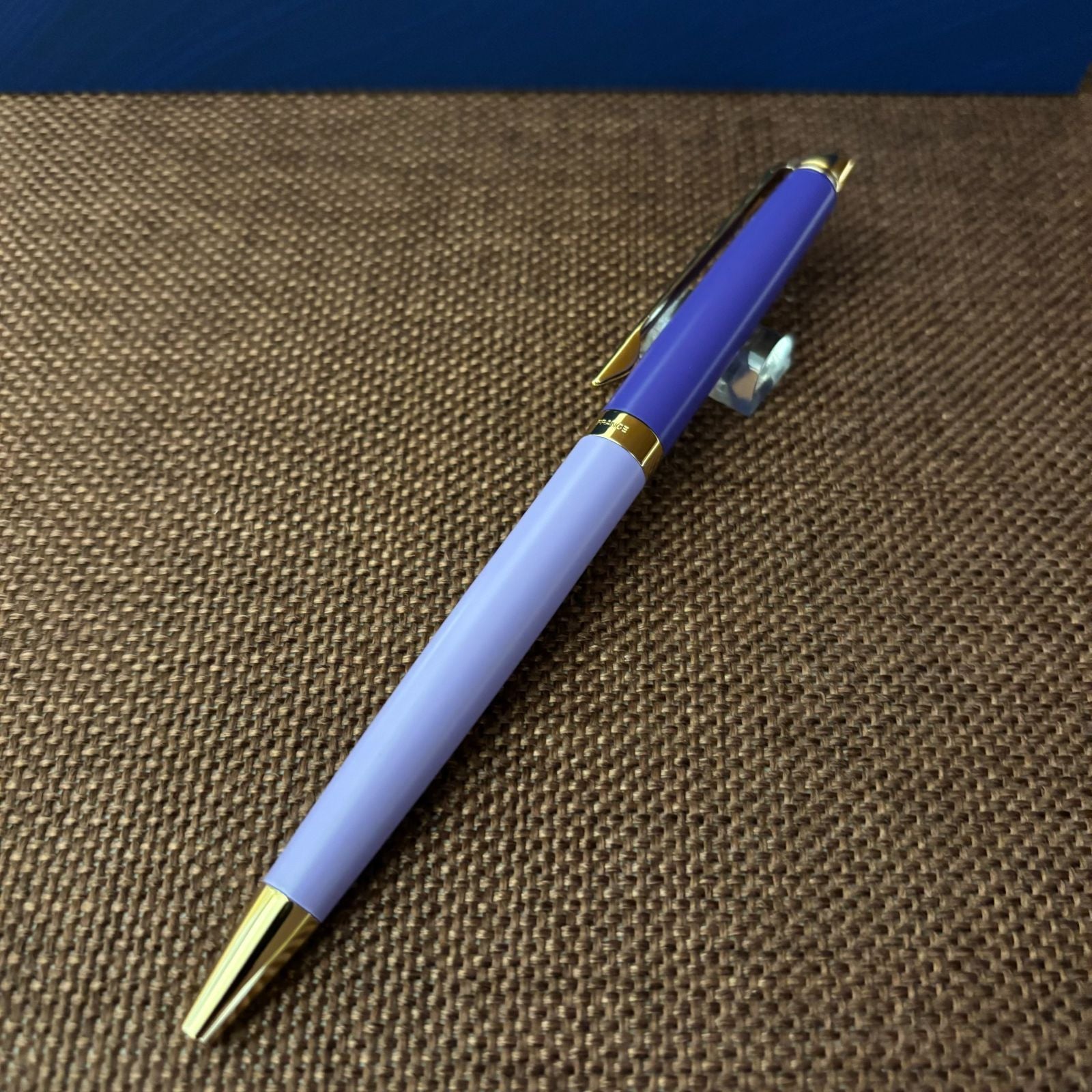Waterman Metropolitan Essential fountain pen in purple with gold-plated trim and twist type mechanism