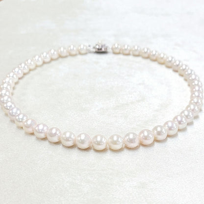 Akoya pearl necklace with 8.5-9.0mm pearls and SV925 clasp on 42cm strand with certification