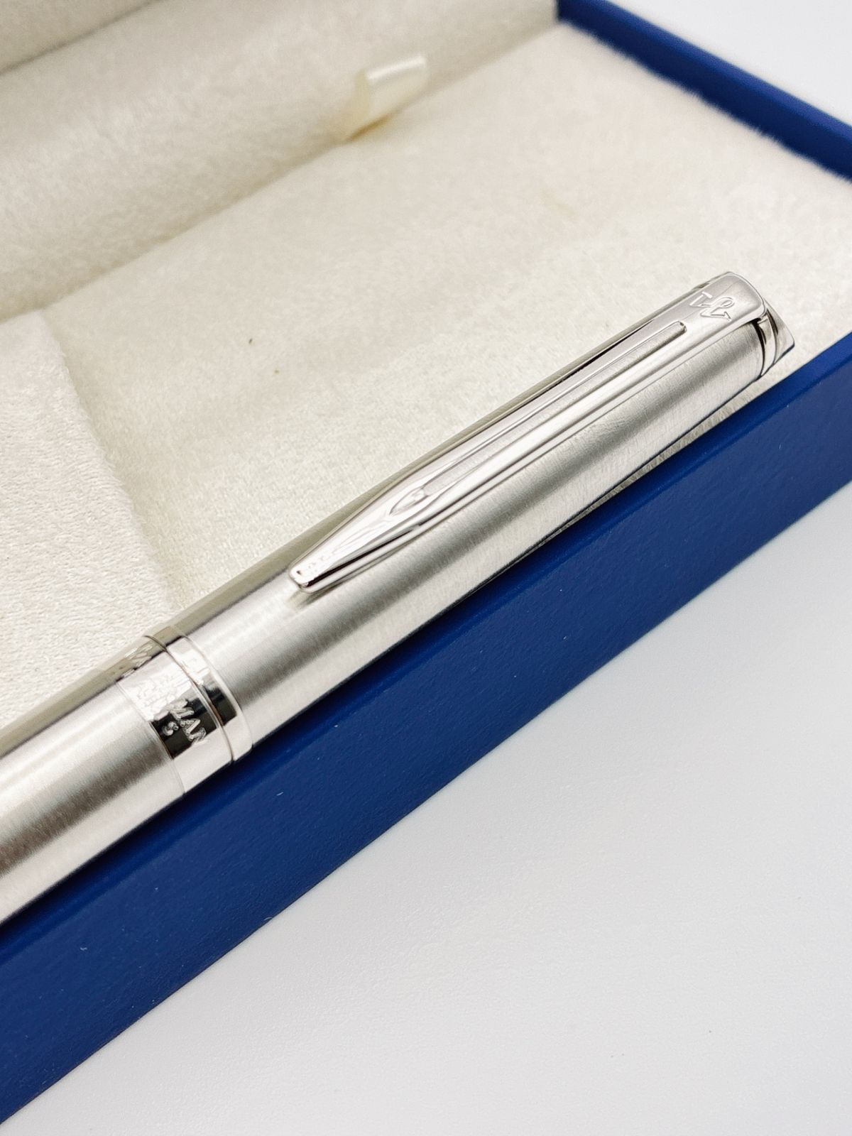 Waterman Fountain Pen with silver medium nib model MN179 displayed on white background
