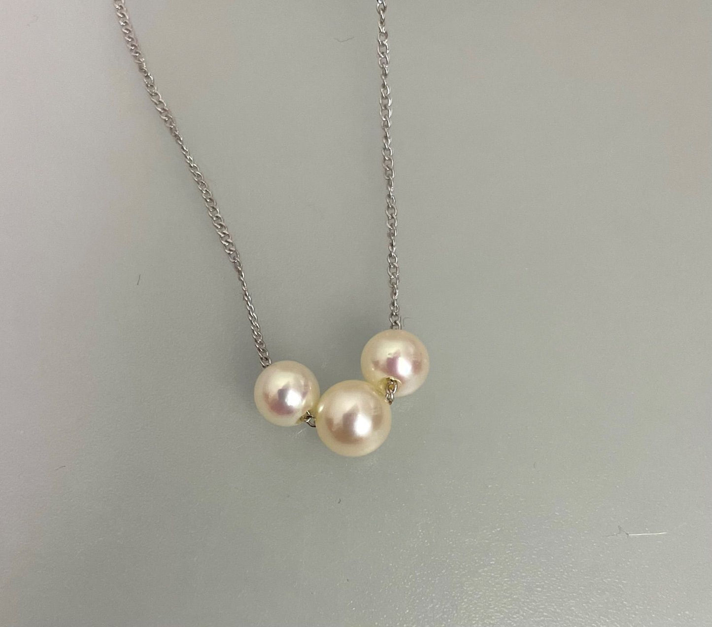Akoya Pearl 3-row chain necklace with 5.0mm-6.0mm pearls on 40cm Silver925 silver chain