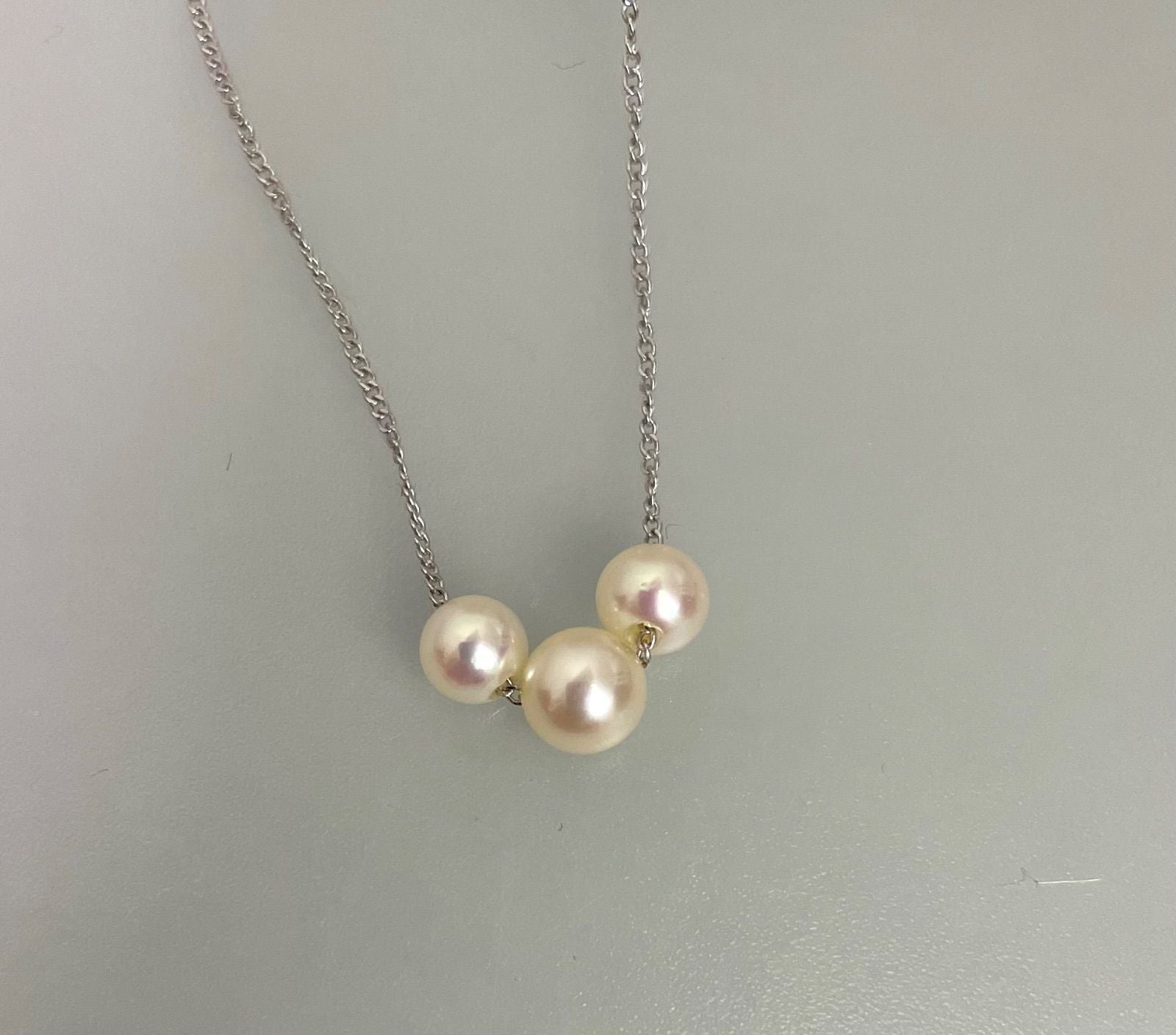 Akoya Pearl 3-row chain necklace with 5.0mm-6.0mm pearls on 40cm Silver925 silver chain