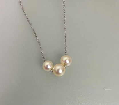 Akoya Pearl 3-row chain necklace with 5.0mm-6.0mm pearls on 40cm Silver925 silver chain