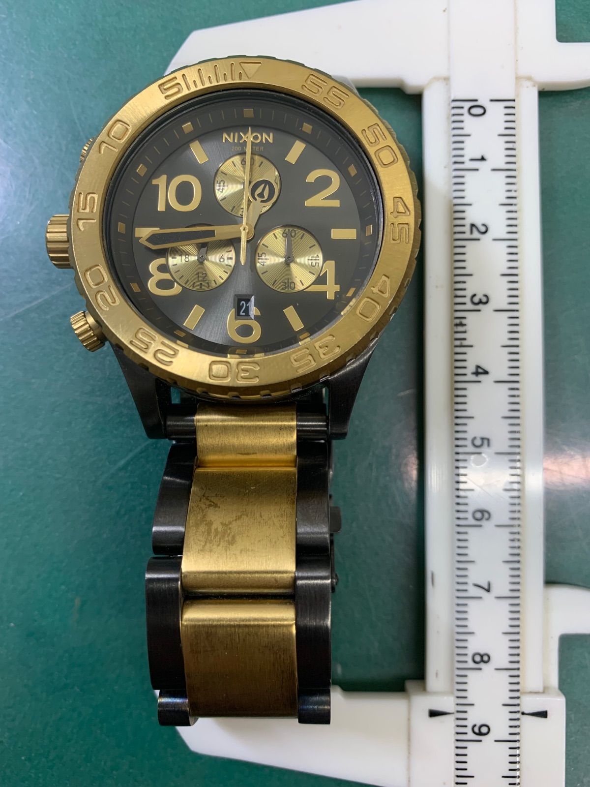 NIXON R6-7564 Quartz Men's Watch — Japanese
