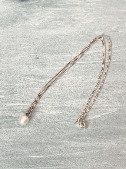 Akoya pearl necklace with 7.7mm pearls on a 41cm 925 silver chain and K14WG white gold accents