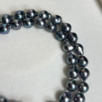 Blue Akoya pearl necklace featuring 8mm baroque pearls with silver metal fittings, 45.5cm length