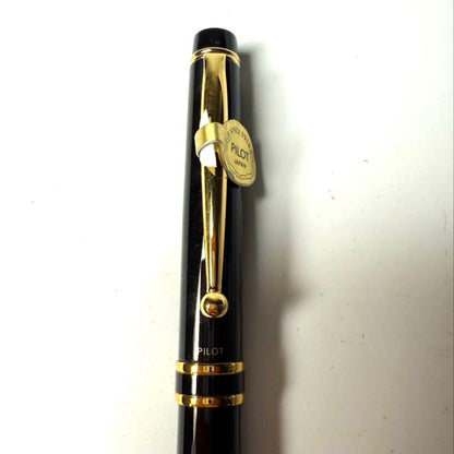 Pilot Sine 1918 revolving ballpoint pen with fine point in black color, displayed on white background