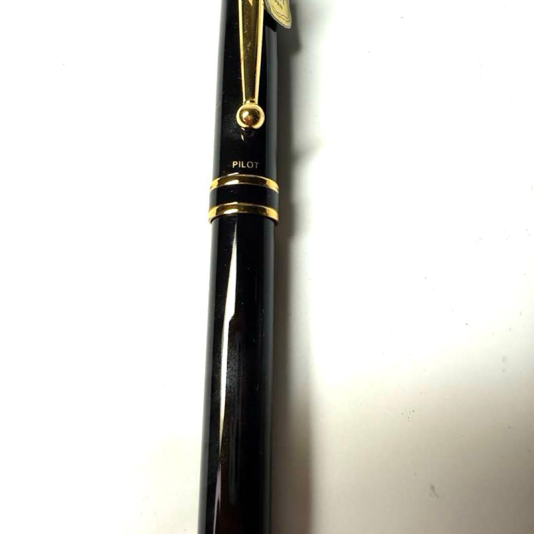 Pilot Sine 1918 revolving ballpoint pen with fine point in black color, displayed on white background