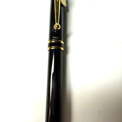 Pilot Sine 1918 revolving ballpoint pen with fine point in black color, displayed on white background