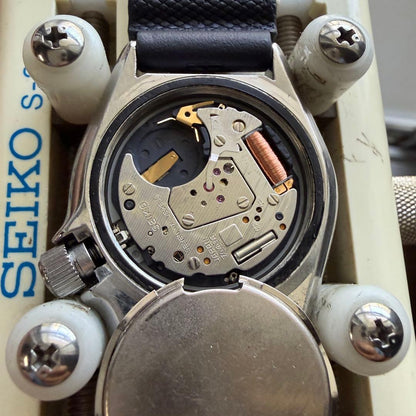 SEIKO Professional 200m Diver Quartz Men's Watch — Japanese