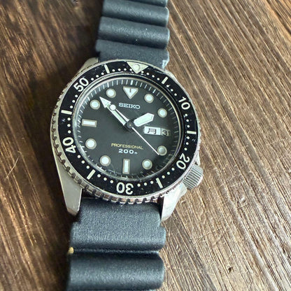 SEIKO Professional 200m Diver Quartz Men's Watch — Japanese
