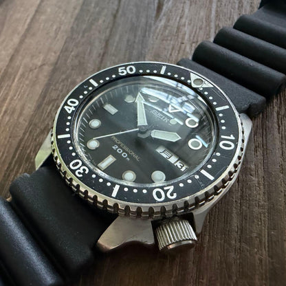 SEIKO Professional 200m Diver Quartz Men's Watch — Japanese