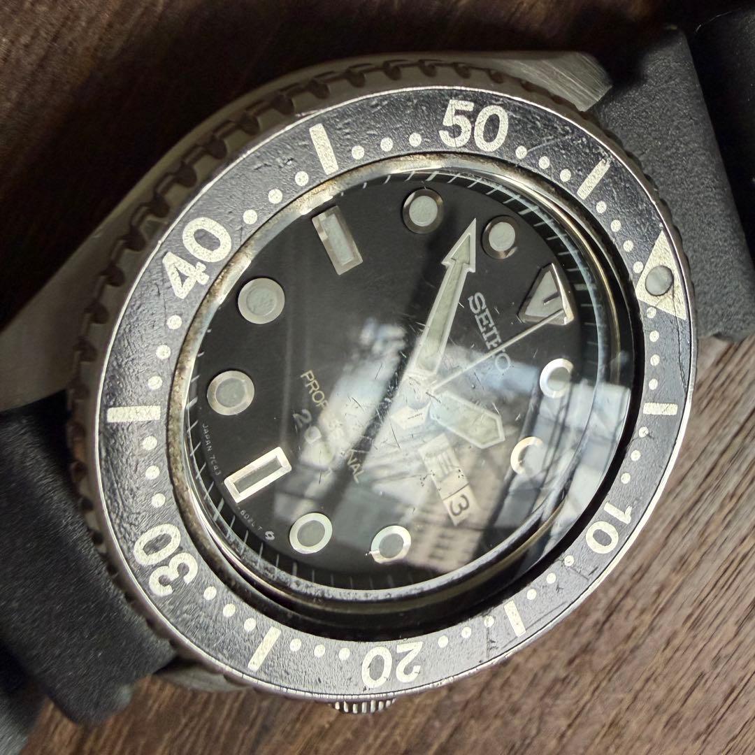 SEIKO Professional 200m Diver Quartz Men's Watch — Japanese