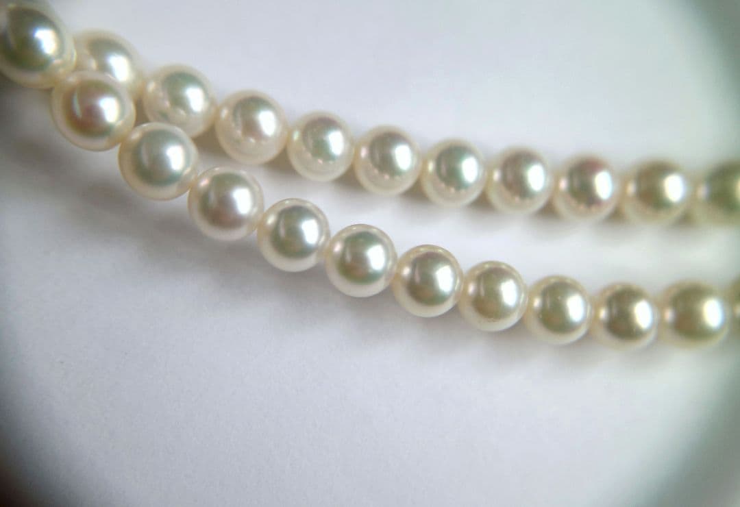 Tasaki long necklace featuring 6-6.5mm Akoya pearls on an 82.5cm silver chain with 925 clasp