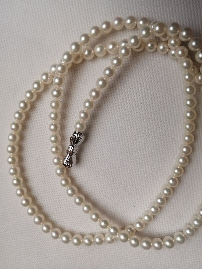 Tasaki long necklace featuring 6-6.5mm Akoya pearls on an 82.5cm silver chain with 925 clasp