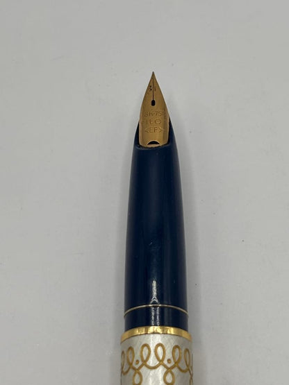 Pilot fountain pen with silver body and 18K gold decoration from Japan