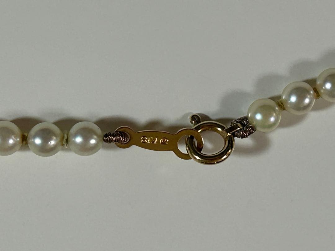 Mikimoto 18-karat gold clasp baby pearl necklace with 3.5mm pearls and 40.5cm length