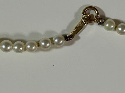 Mikimoto 18-karat gold clasp baby pearl necklace with 3.5mm pearls and 40.5cm length