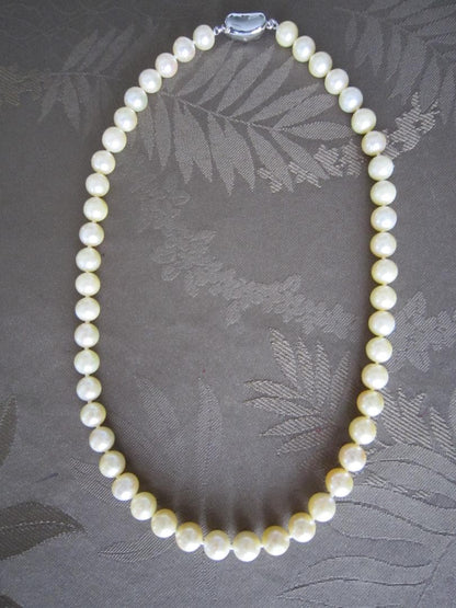 Aqua Pearl genuine light gold pearl necklace 44.5 cm with silver clasp and 7.9-8.5 mm pearls