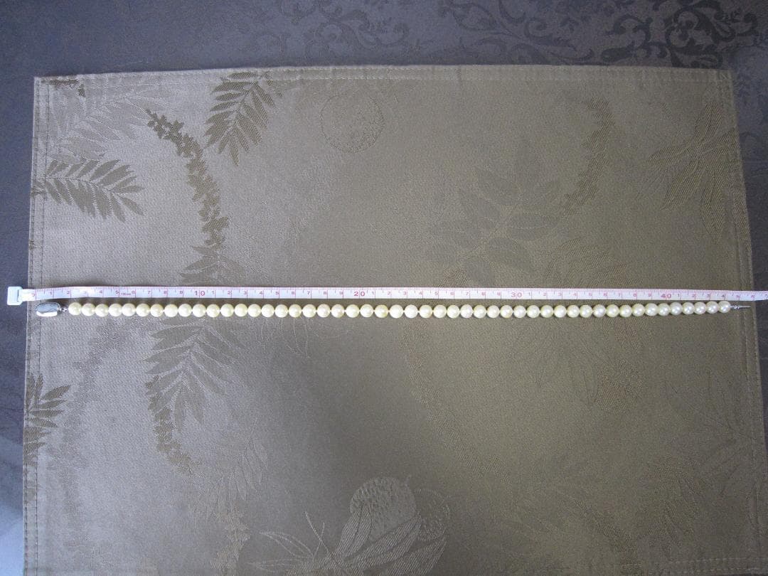 Aqua Pearl genuine light gold pearl necklace 44.5 cm with silver clasp and 7.9-8.5 mm pearls