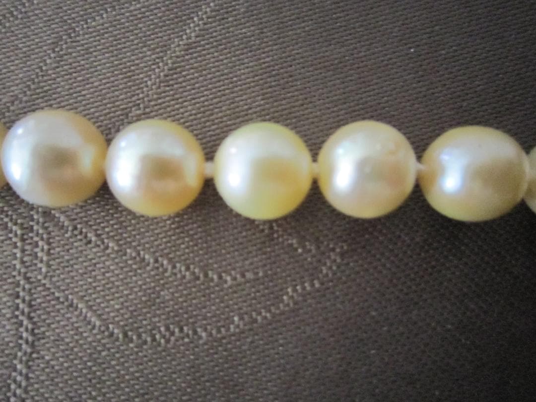 Aqua Pearl genuine light gold pearl necklace 44.5 cm with silver clasp and 7.9-8.5 mm pearls