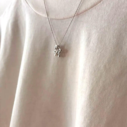 Tasaki pearl pendant necklace with silver 925 clover pendant and 40cm adjustable chain
