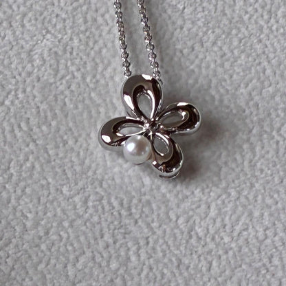 Tasaki pearl pendant necklace with silver 925 clover pendant and 40cm adjustable chain
