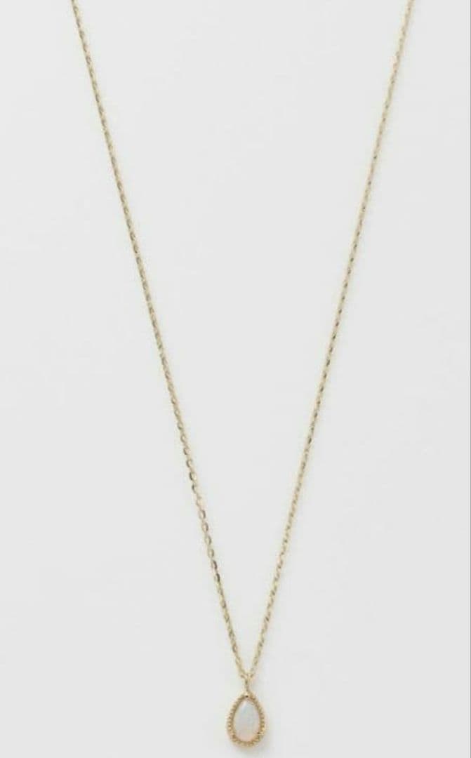 Agate K10 Opal necklace with 40cm gold chain and small 0.6cm by 0.4cm opal pendant