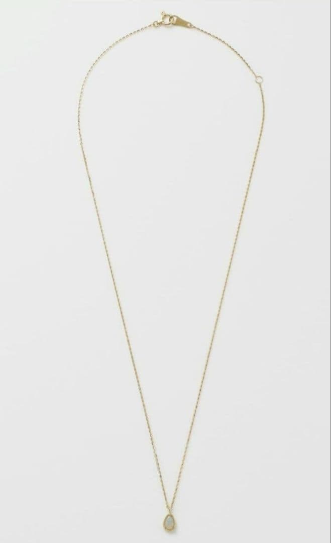 Agate K10 Opal necklace with 40cm gold chain and small 0.6cm by 0.4cm opal pendant