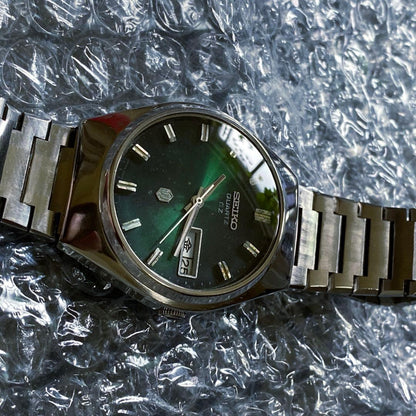 SEIKO QZ グリーンサンレイ 1974 Quartz Men's Watch — Japanese
