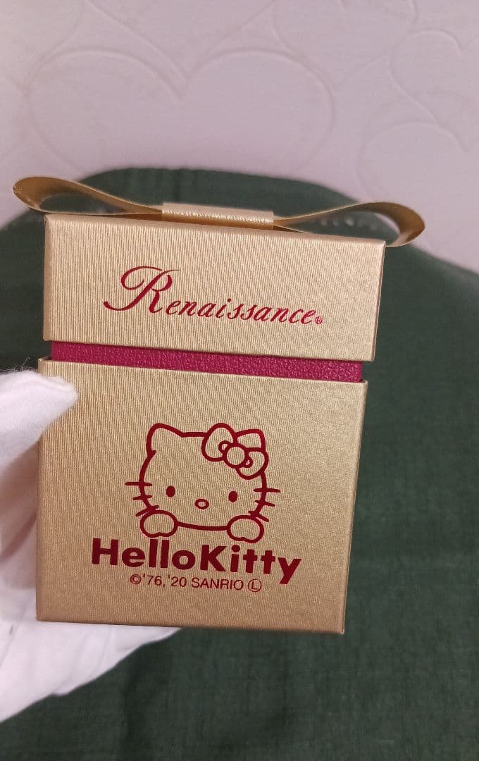 Hello Kitty 50th Anniversary necklace featuring 8.5mm Akoya pearl on 45cm K18 gold chain
