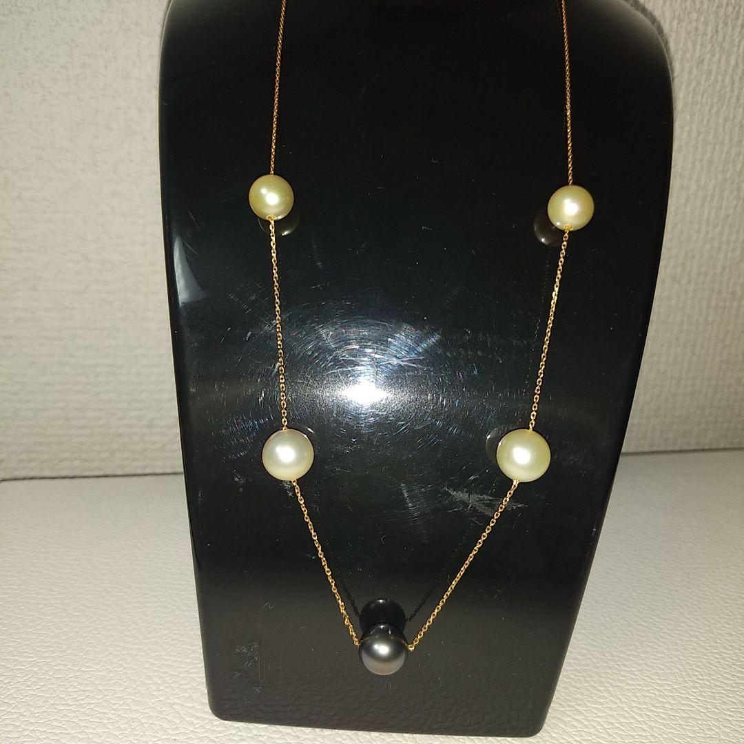 K18 Akoya pearl station necklace with large 10 mm Akoya pearls and a Tahitian pearl top on a 50 cm chain