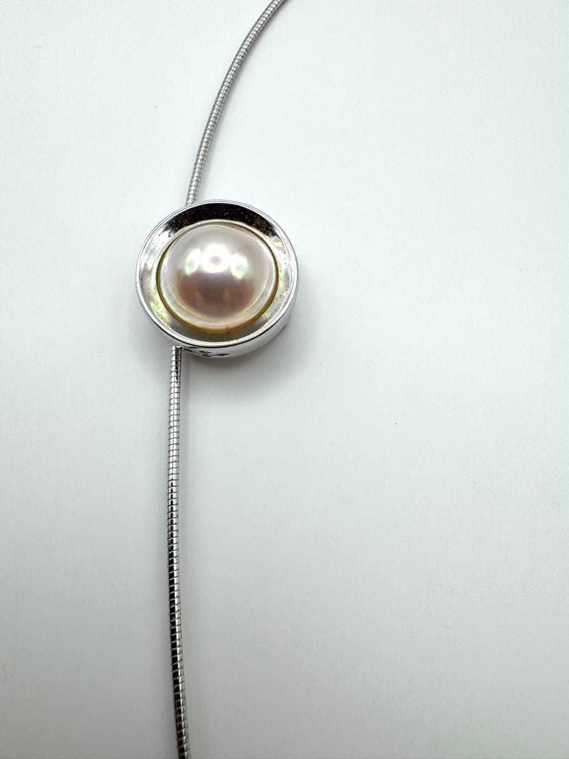 Tasaki Mabe Pearl Necklace featuring 13.8mm pearls, approximately 40cm long, weighing 13.1g