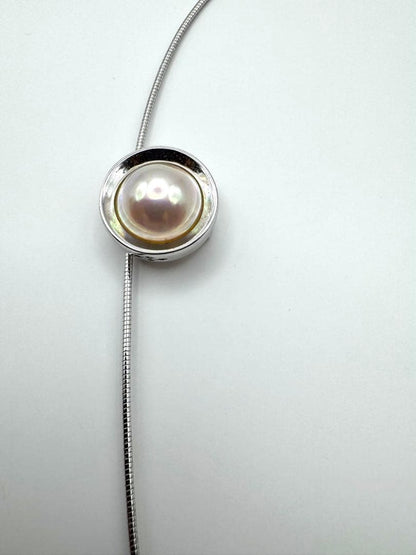 Tasaki Mabe Pearl Necklace featuring 13.8mm pearls, approximately 40cm long, weighing 13.1g