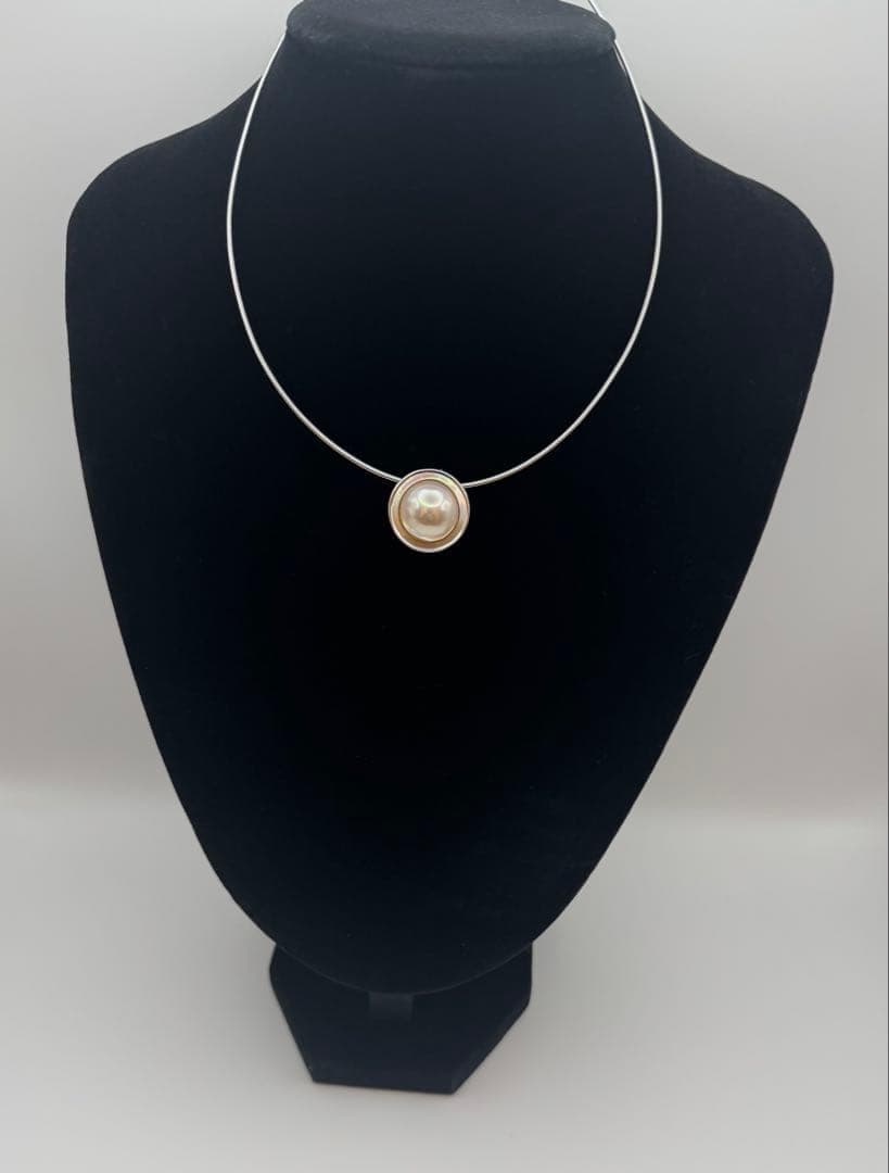Tasaki Mabe Pearl Necklace featuring 13.8mm pearls, approximately 40cm long, weighing 13.1g