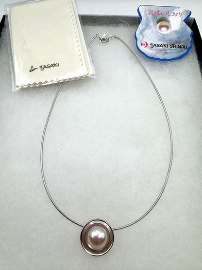 Tasaki Mabe Pearl Necklace featuring 13.8mm pearls, approximately 40cm long, weighing 13.1g