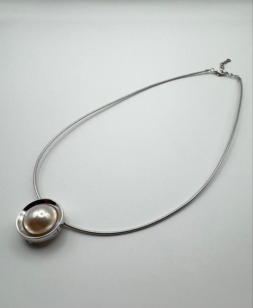 Tasaki Mabe Pearl Necklace featuring 13.8mm pearls, approximately 40cm long, weighing 13.1g