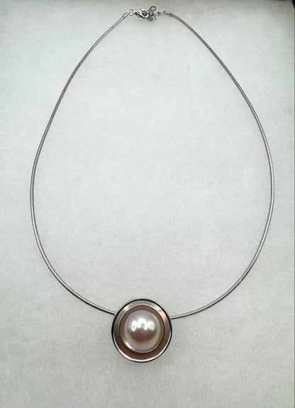 Tasaki Mabe Pearl Necklace featuring 13.8mm pearls, approximately 40cm long, weighing 13.1g