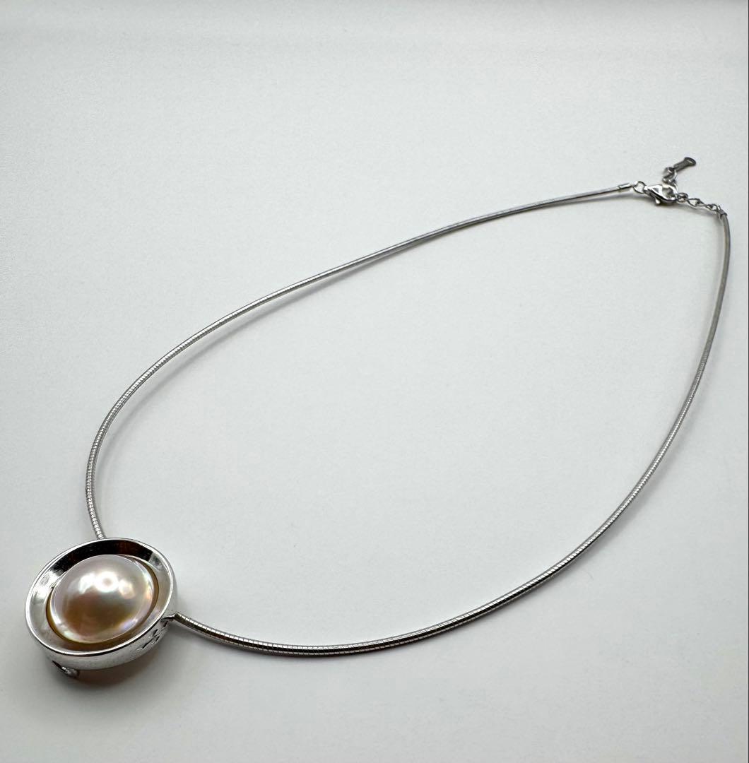 Tasaki Mabe Pearl Necklace featuring 13.8mm pearls, approximately 40cm long, weighing 13.1g