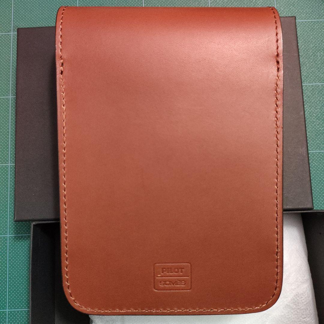 Brown Pilot Somes 5 Pen Case made of cowhide leather and pigskin suede measuring 110×160×30 mm
