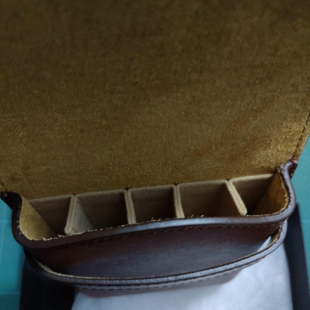 Brown Pilot Somes 5 Pen Case made of cowhide leather and pigskin suede measuring 110×160×30 mm