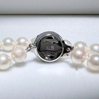 Hon Shun Akoya pearl necklace 43cm with matching 7.2mm pearl earrings set weighing 28g