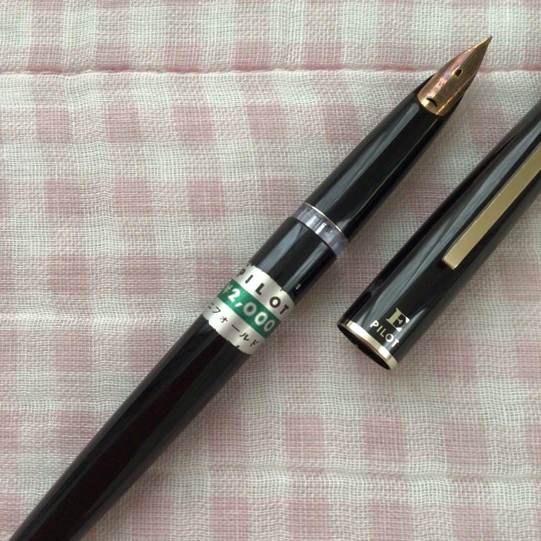 Pilot 14K gold Elite Manifold black fountain pen with cartridge style and slight nib tarnish